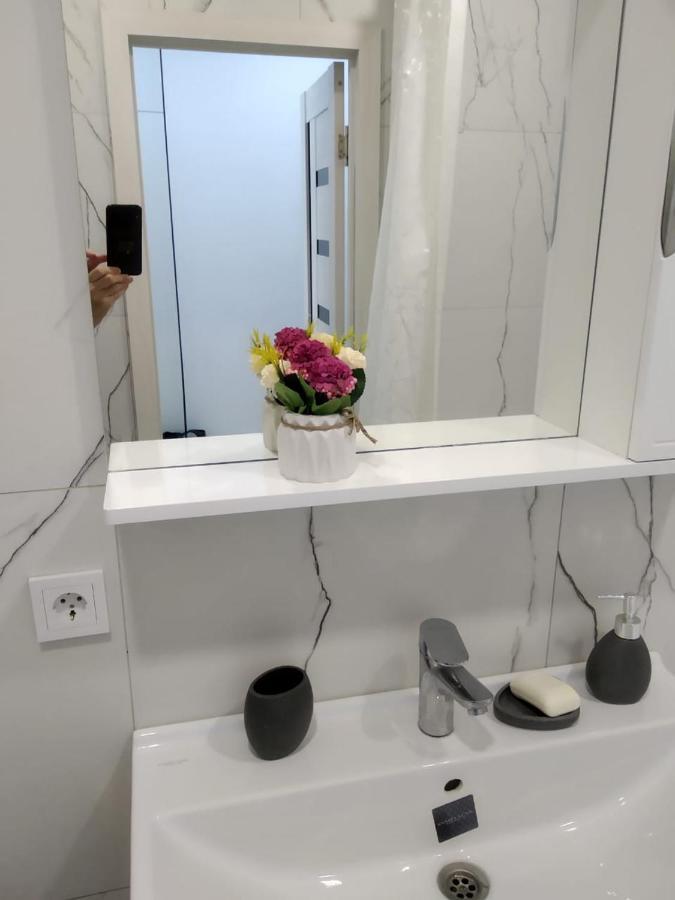 Молодежный Apartment Almaty Ngoại thất bức ảnh